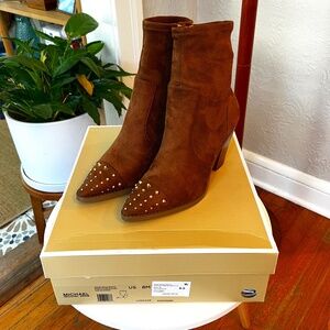 MICHAEL Michael Kors Dover Heeled Bootie // 8M